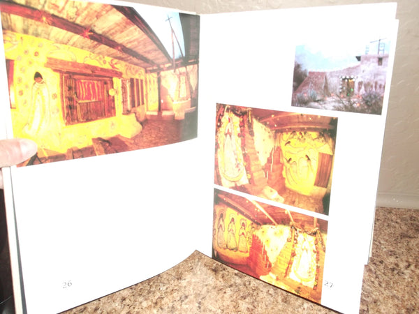 The World of De Grazia: An Artist of the American Southwest Harry Redl; Buck Saunders and Gary Avey - Wide World Maps & MORE!