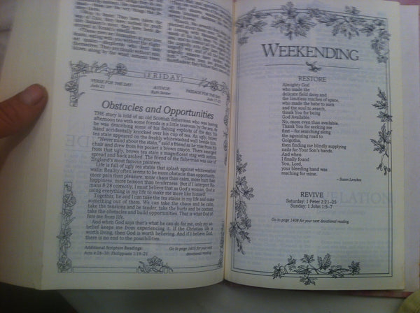 NIV Womens Devotional Bible Martha Manikas-Foster - Wide World Maps & MORE!